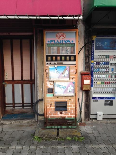 名古屋・新栄町にて | 懐かし自販機～味わいの昭和レトロ自販機 
